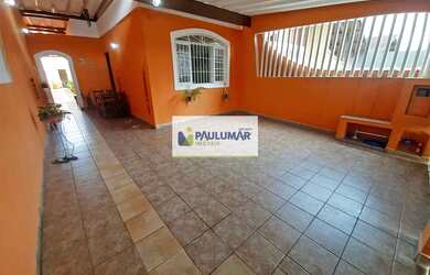 Imagem: A casa possui 2 Dormitórios, 2 Banheiros, 3 Vagas na garagem