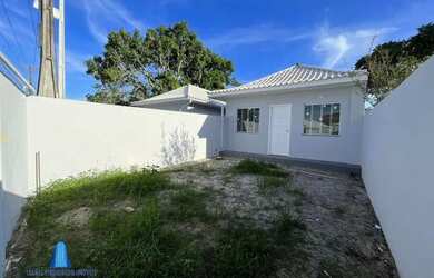 Imagem: A casa possui 2 Dormitórios, 2 Banheiros, 80m² de Área, Imóvel