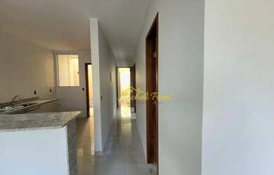 Imagem 6: Excelente casa linear com terraço, a uma quadra da rodovia, com 3 quartos...