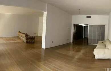 Imagem: O apartamento possui 4 Dormitórios, 4 Banheiros, 2 Vagas na