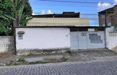 Imagem: A casa possui 2 Dormitórios, 2 Banheiros, 1 Vaga na garagem