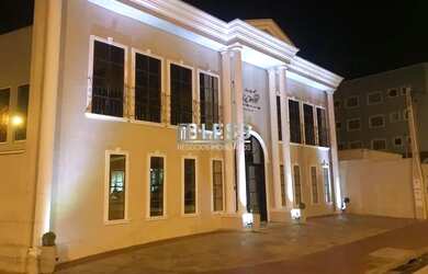 Imagem: O depósito possui 2 Vagas na garagem, 300m² de Área e está