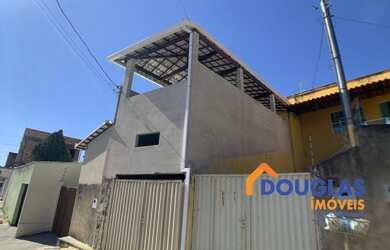 Imagem: A casa possui 2 Dormitórios, 1 Banheiro, 1 Vaga na garagem