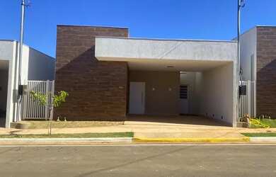 Imagem: A casa em condomínio possui 3 Dormitórios, 2 Banheiros, 2