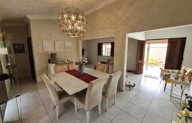 Imagem: A casa para alugar possui 4 Dormitórios, 3 Banheiros, 2 Vagas