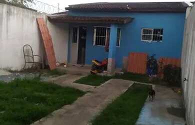 Imagem: A casa possui 2 Dormitórios, 1 Banheiro, 1 Vaga na garagem