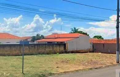 Imagem: O terreno possui 384m² de Área e está localizado em Cedral