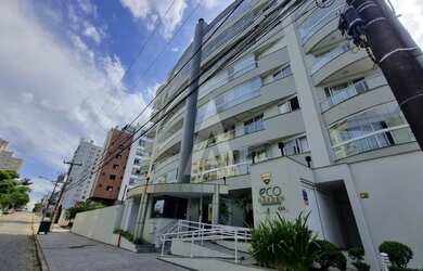 Imagem: O apartamento possui 3 Dormitórios, 1 Banheiro, 2 Vagas na