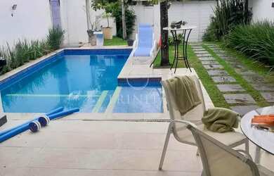 Imagem: A casa em condomínio possui 3 Dormitórios, 5 Banheiros, 2