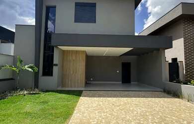 Imagem: A casa em condomínio possui 4 Dormitórios, 5 Banheiros, 4