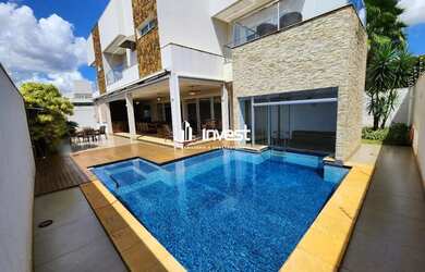 Imagem: A casa em condomínio possui 4 Dormitórios, 5 Banheiros, 4