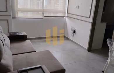 Imagem: O apartamento possui 1 Dormitório, 1 Banheiro, 1 Vaga na garagem