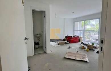 Imagem: O depósito possui 1 Vaga na garagem, 37m² de Área e está