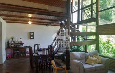 Imagem 7: Casa em Itaipu venda. Piscina, Churrasqueira, Ar-condicionadoeGuarda roupa