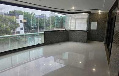 Imagem: O apartamento possui 3 Dormitórios, 1 Banheiro, 1 Vaga na garagem