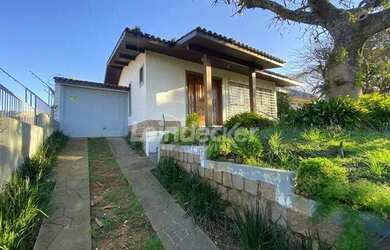 Imagem: A casa para alugar possui 3 Dormitórios, 4 Banheiros, 5 Vagas