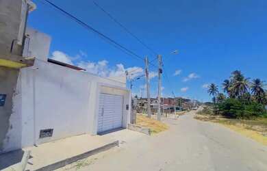 Imagem: A casa possui 3 Dormitórios, 3 Banheiros, 1 Vaga na garagem