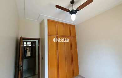 Imagem 13: Casa disponível para locação ou venda no bairro Jardim Karaíba em...