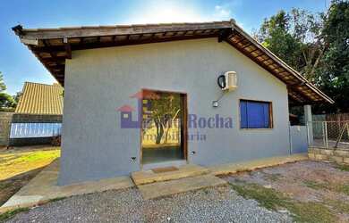 Imagem: A casa em condomínio possui 1 Dormitório, 2 Banheiros, 2 Vagas