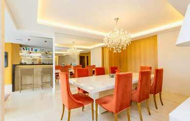 Imagem 13: Alto Padrão, 4 suítes, 5 vagas, quadra de tênis profissional, Condomínio...