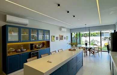 Imagem: A casa em condomínio possui 3 Dormitórios, 4 Banheiros, 2