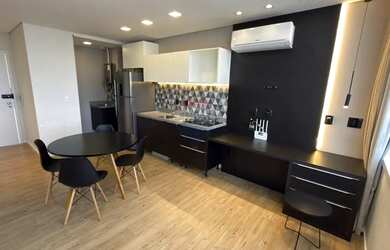 Imagem: O apartamento possui 1 Dormitório, 1 Banheiro, 1 Vaga na garagem