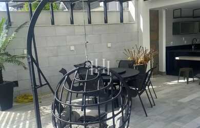 Imagem 8: Imóvel para aluguel tem 280 metros quadrados com 4 quartos