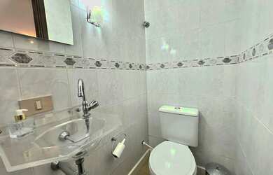 Imagem 7: Casa Térrea com Ático e 5 Quartos para Venda no Bairro Seminário Curitiba...