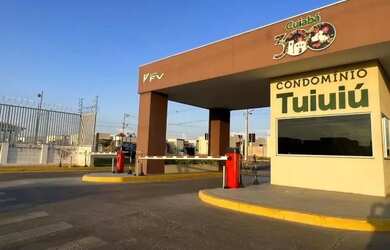 Imagem: A casa em condomínio possui 2 Dormitórios, 1 Banheiro, 2 Vagas