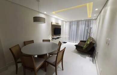 Imagem: A casa em condomínio possui 4 Dormitórios, 2 Banheiros, 1