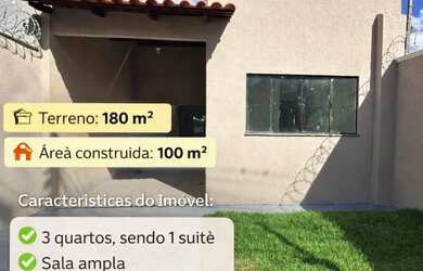 Imagem: A casa possui 3 Dormitórios, 2 Banheiros, 1 Vaga na garagem