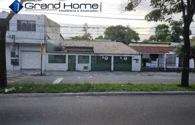 Imagem: A casa e possui 3 Dormitórios, Suítes, 1 Banheiro, 3 Vagas