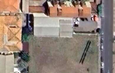 Imagem: O terreno possui 2.000m² de Área e está localizado em Jardim