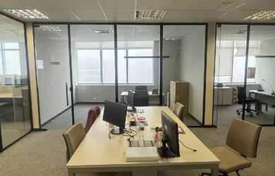 Imagem: O depósito possui 5 Vagas na garagem, 660m² de Área e está