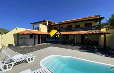 Imagem: A casa possui 5 Dormitórios, 5 Banheiros, 250m² de Área e