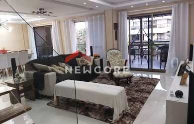 Imagem: O apartamento na cobertura possui 4 Dormitórios, 5 Banheiros