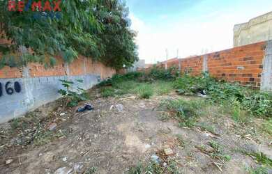 Imagem: O terreno possui 450m² de Área e está localizado em Guanambi