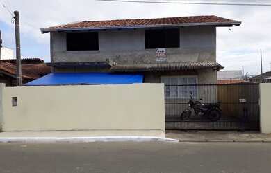 Imagem: A casa possui 2 Dormitórios, 2 Banheiros, 180m² de Área e