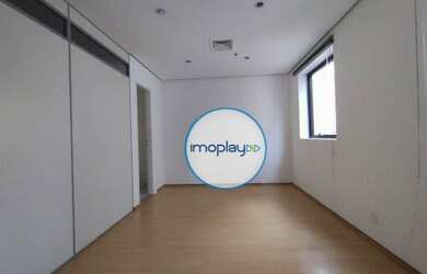 Imagem: O depósito possui 1 Vaga na garagem, 33m² de Área e está