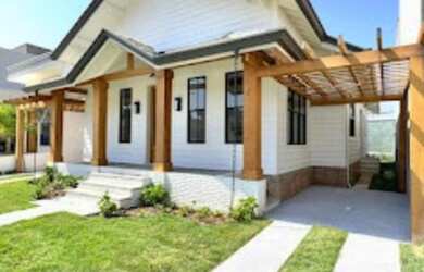 Imagem: A casa em condomínio possui 2 Dormitórios, 3 Banheiros, 4