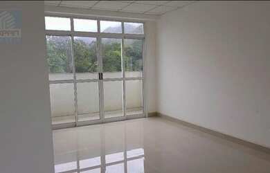 Imagem: O depósito possui 1 Vaga na garagem, 36m² de Área e está