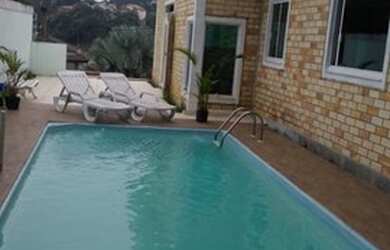 Imagem: A casa em condomínio possui 3 Dormitórios, 2 Banheiros, 4