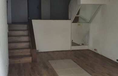 Imagem: O depósito possui 1 Vaga na garagem, 30m² de Área e está