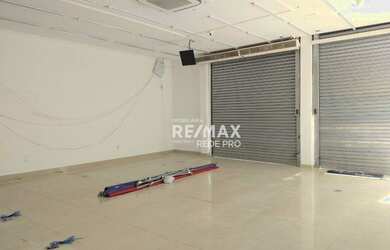 Imagem: O depósito possui 4 Vagas na garagem, 192m² de Área e está