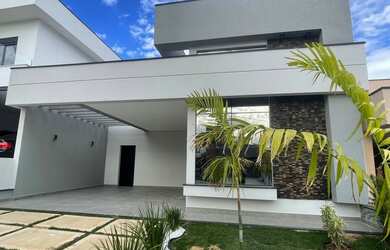 Imagem: A casa em condomínio possui 3 Dormitórios, 3 Banheiros, 4