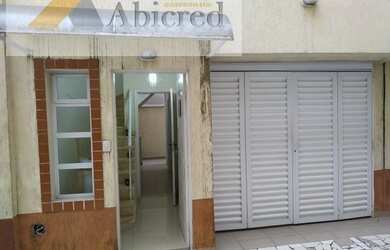 Imagem: A casa possui 2 Dormitórios, 1 Banheiro, 1 Vaga na garagem