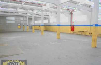 Imagem: O depósito possui 5 Vagas na garagem, 2.100m² de Área e