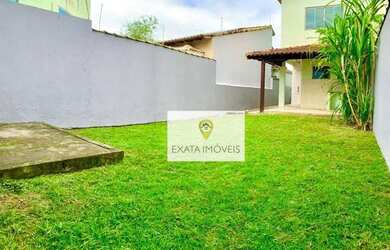 Imagem: A casa possui 2 Dormitórios, 3 Banheiros, 2 Vagas na garagem