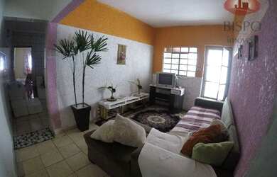 Imagem: A casa possui 2 Dormitórios, 2 Banheiros, 1 Vaga na garagem