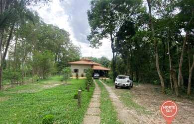Imagem: A fazenda possui 150m² de Área e está localizado em Brumadinho